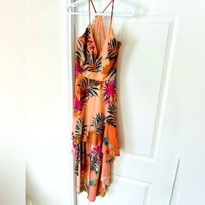 Gorgeous summer dress! Soft pink with floral print. Detailed lace back. Size Lg